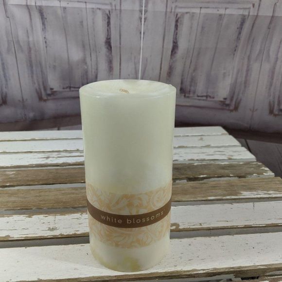 Illuminations Scented Candle White Blossom Pillar Ivory Aromatherapy‎ 100-hours